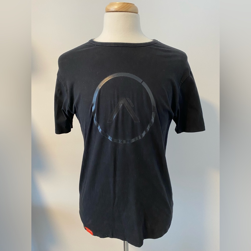 Alpha Clothing Co - Men’s Size Large Athleti-Fit Black Logo T-Shirt